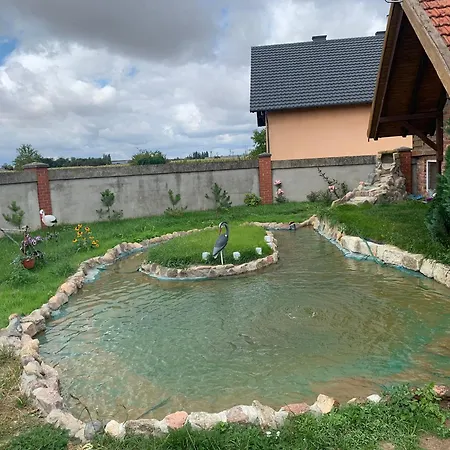 Ceglany Domek Kır Evi *