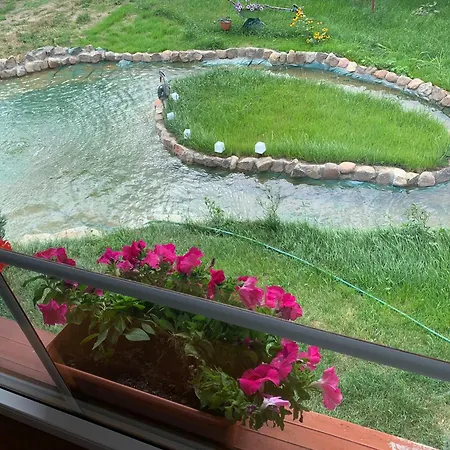 Ceglany Domek Kır Evi *